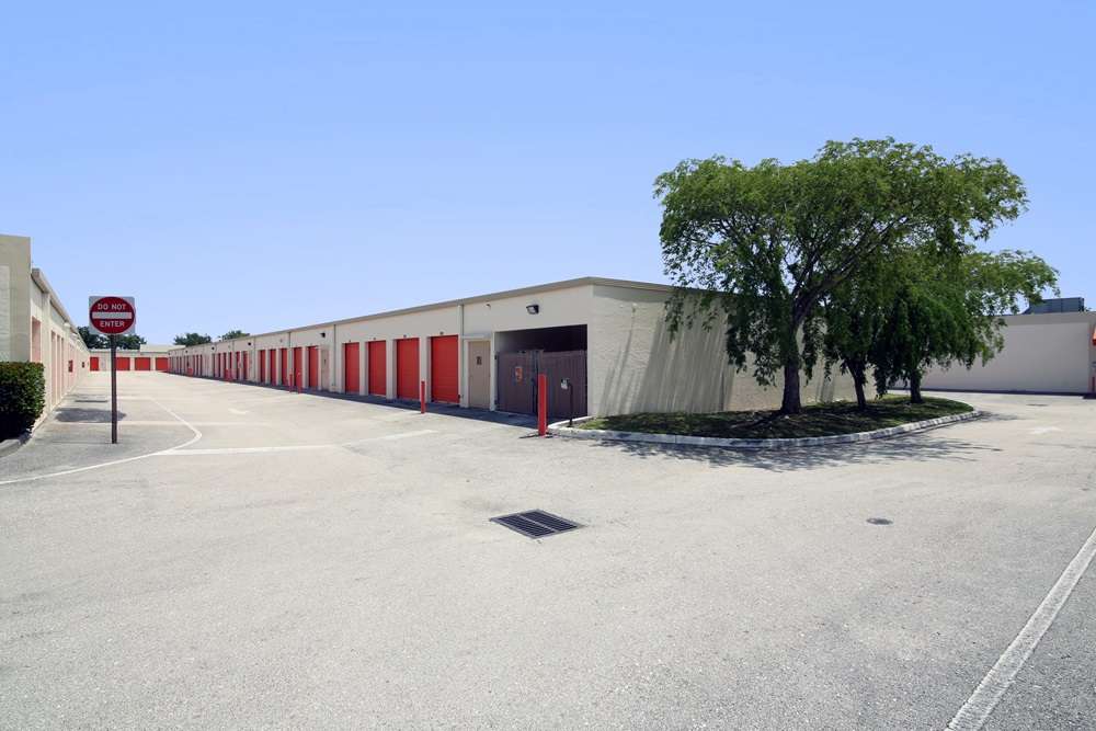 Public Storage | 15701 SW 41st St, Davie, FL 33331 | Phone: (954) 372-1390