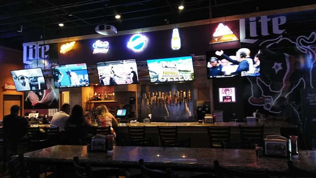 BreWingZ Restaurant and Bar | 3541 Business Center Dr, Pearland, TX 77584, USA | Phone: (281) 741-0662