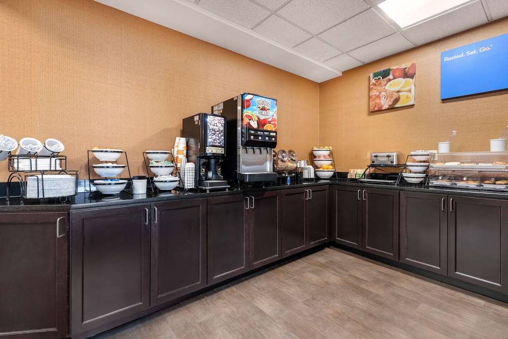 Comfort Inn East | 2295 Shadeland Ave, Indianapolis, IN 46219, USA | Phone: (317) 359-9999