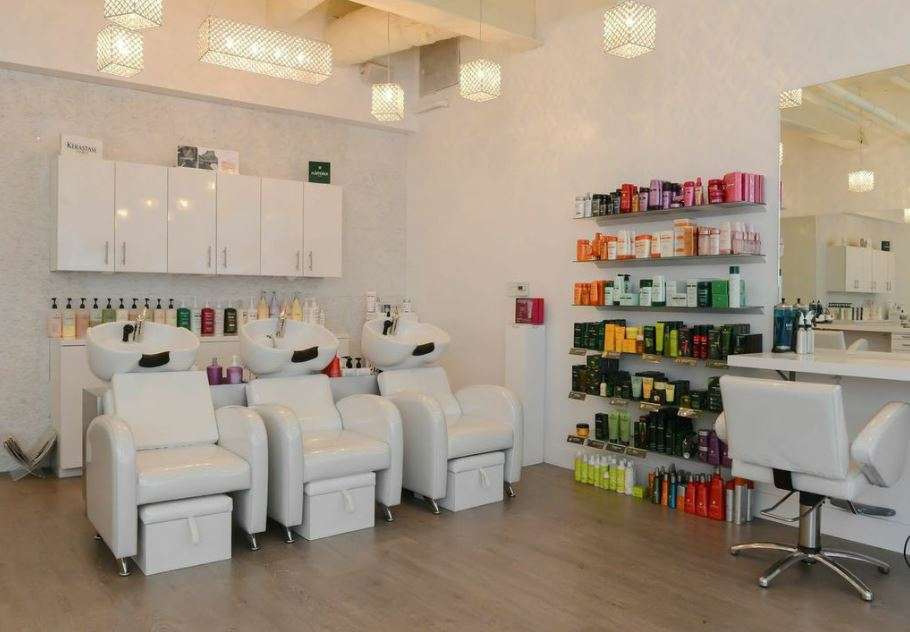 Lux Beauty Bar | 16085 San Dieguito Rd E-1, Rancho Santa Fe, CA 92067, USA | Phone: (858) 756-2220