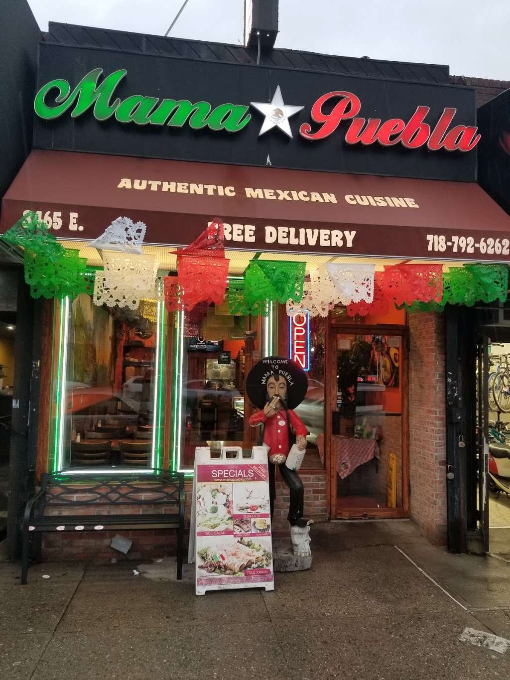 Mama Puebla | 3465 E Tremont Ave, The Bronx, NY 10465, USA | Phone: (718) 792-6262