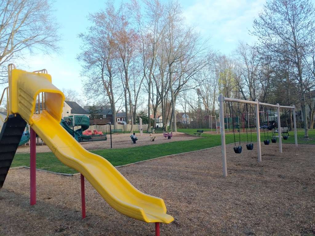 Besen Park | 120 Schimmel St, Paramus, NJ 07652, USA | Phone: (201) 265-2100