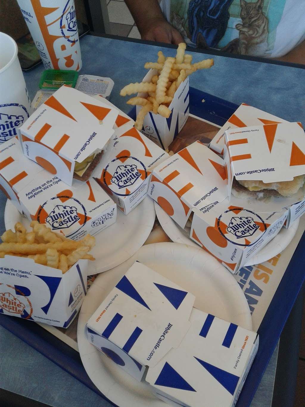 White Castle | 1265 Normantown Rd, Romeoville, IL 60446, USA | Phone: (815) 293-4101