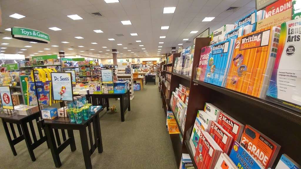 Barnes & Noble | The, 421 Arena Hub Plaza, Wilkes-Barre Township, PA 18702, USA | Phone: (570) 829-4210