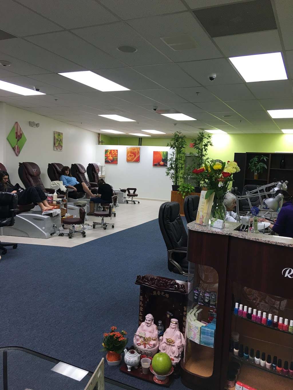 Viva Nails & Spa | 63 E Main St #3, Norton, MA 02766, USA | Phone: (508) 622-0014