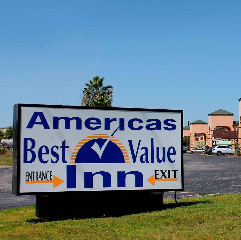 Americas Best Value Inn - AT&T Center | 3645 N PanAm Expy, San Antonio, TX 78219, USA | Phone: (210) 223-0001