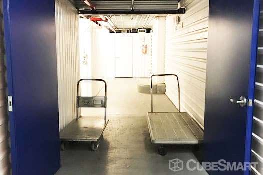 CubeSmart Self Storage | 31-40 Whitestone Expy, Flushing, NY 11354, USA | Phone: (718) 939-7900