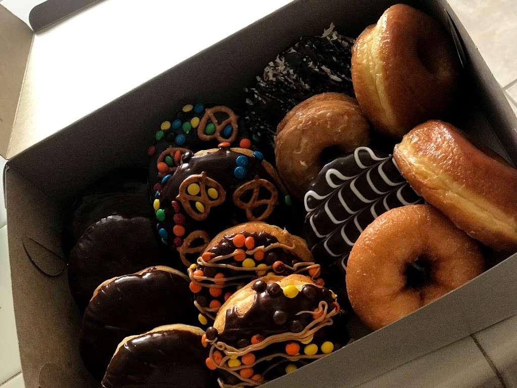 Donut Mania | 6320 Simmons St Suite 135, North Las Vegas, NV 89031, USA | Phone: (702) 902-5714