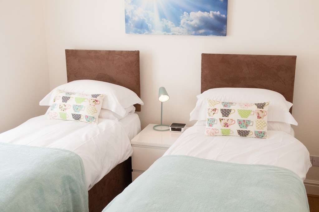 Clarendon Serviced Apartments - Richmond Park | Manning Pl, Richmond TW10 6LJ, UK | Phone: 01784 489200