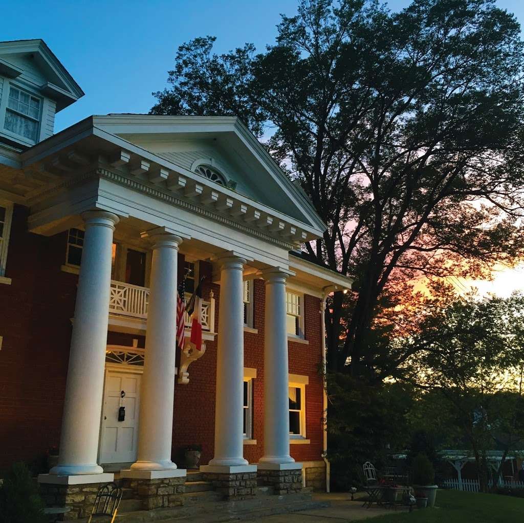 Inn On Crescent Lake | 2938, 1261 St Louis Ave, Excelsior Springs, MO 64024, USA | Phone: (816) 630-6745 Inn On Crescent Lake | 2938, 1261 St Louis Ave, Excelsior Springs, MO 64024, USA | Phone: (816) 630-6745