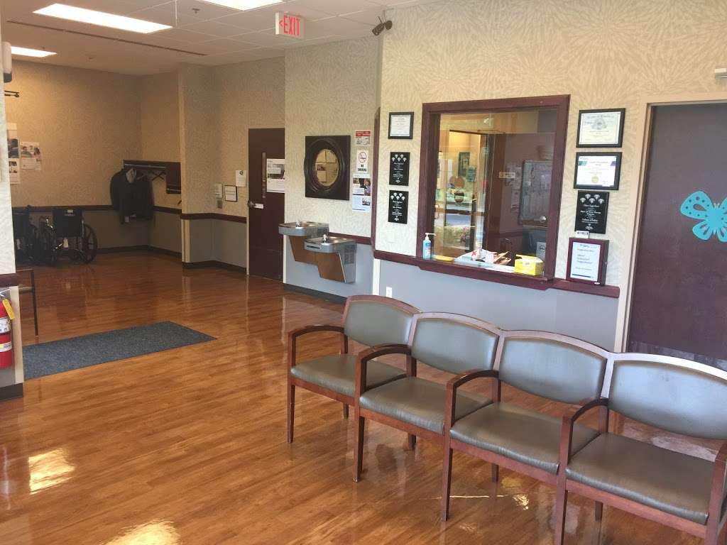 Fresenius Kidney Care Elgin | 2130 Point Blvd Ste 800, Elgin, IL 60123, USA | Phone: (800) 881-5101