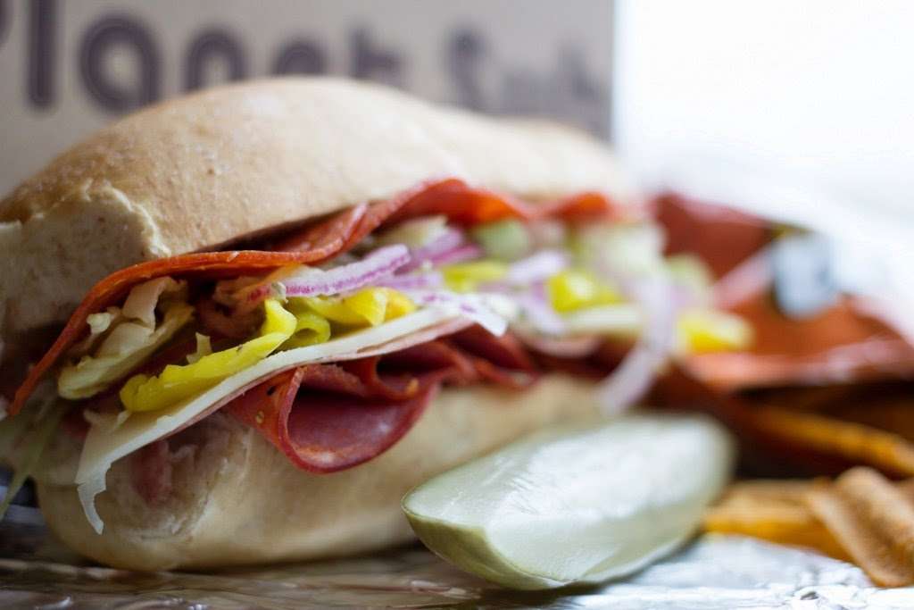 Planet Sub | 5301 N Belt Hwy #115, St Joseph, MO 64506, USA | Phone: (816) 273-0611