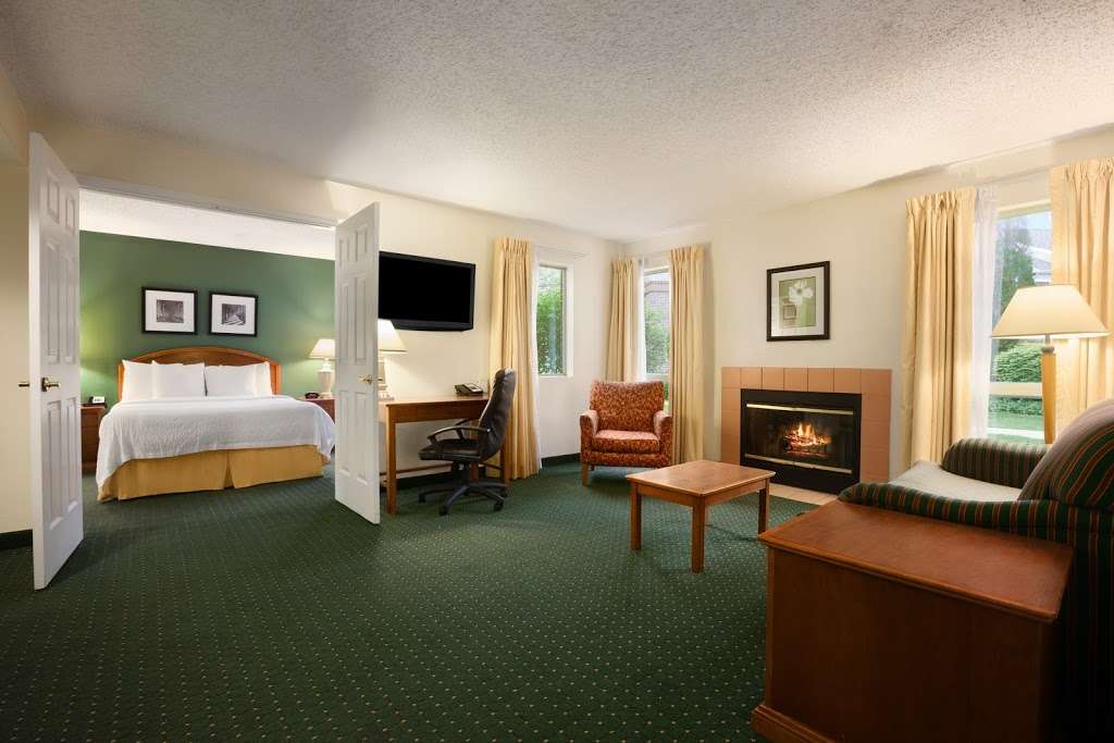 Hawthorn Suites by Wyndham Philadelphia Airport | 7890 Penrose Ave, Philadelphia, PA 19153, USA | Phone: (215) 764-3144