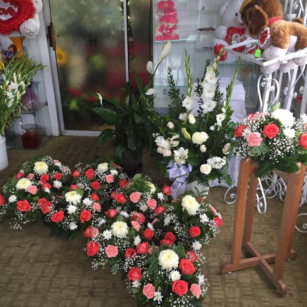 Noras Flowers | 10616 Jurupa Rd, Mira Loma, CA 91752, USA | Phone: (951) 685-3230