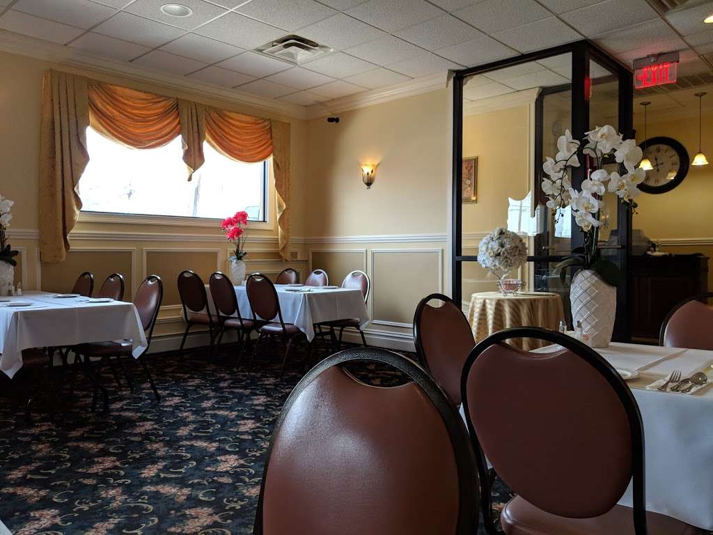 Krakus Restaurant | 1442, 208 Main Ave, Wallington, NJ 07057, USA | Phone: (973) 779-1922