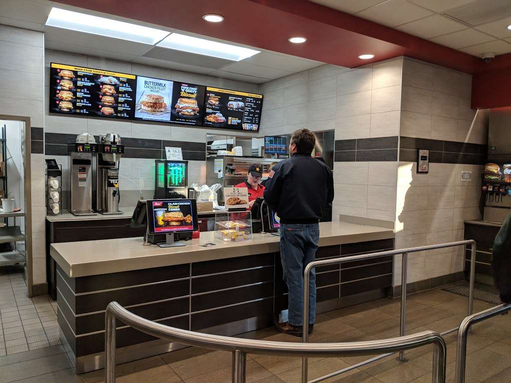 Hardees | 1760 Southfork Dr, Newton, NC 28658, USA | Phone: (828) 466-6790