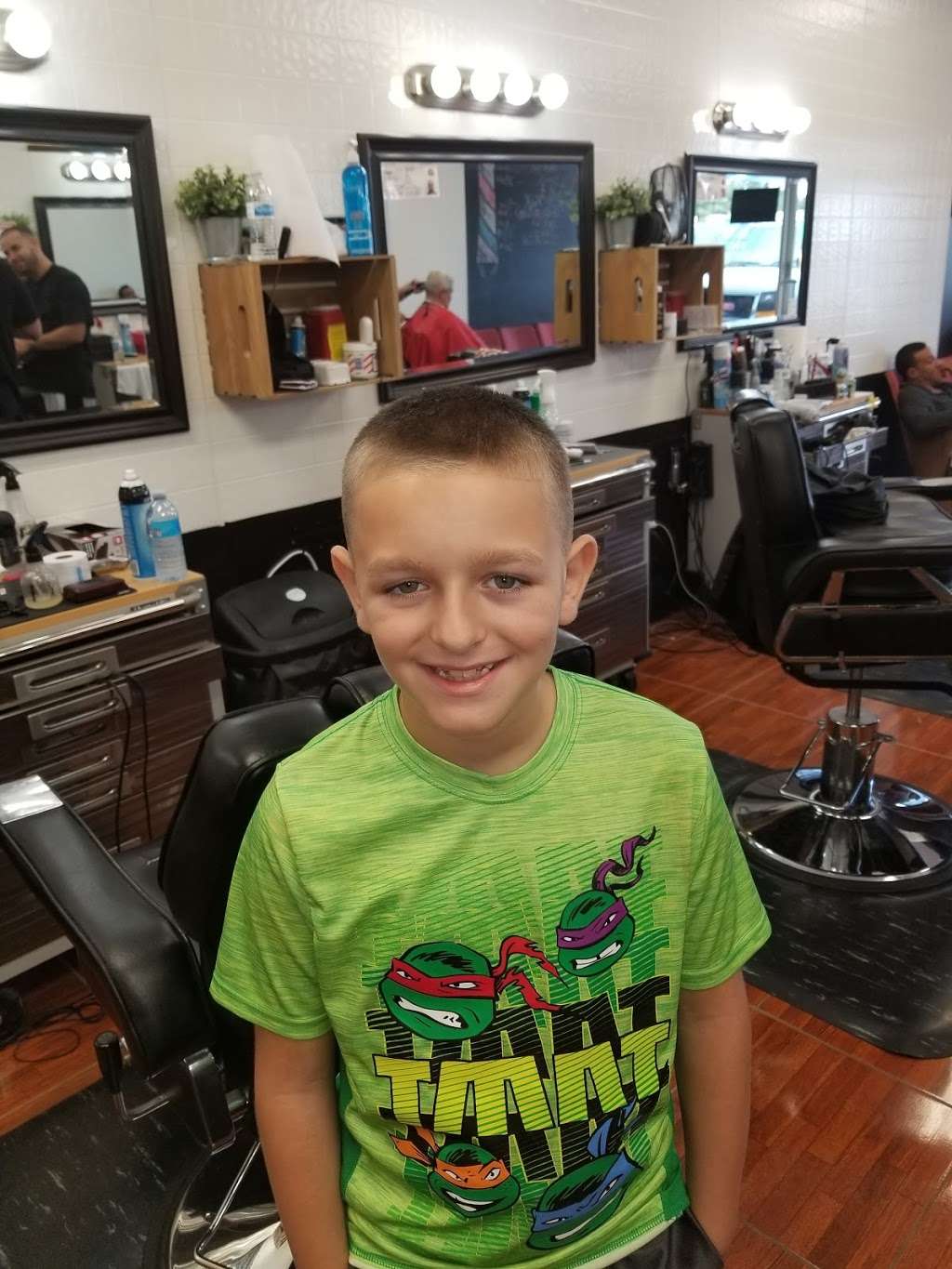 Custom Kuts Cypress Gardens Rd | 3072 Cypress Gardens Rd, Winter Haven, FL 33884, USA | Phone: (863) 269-8114