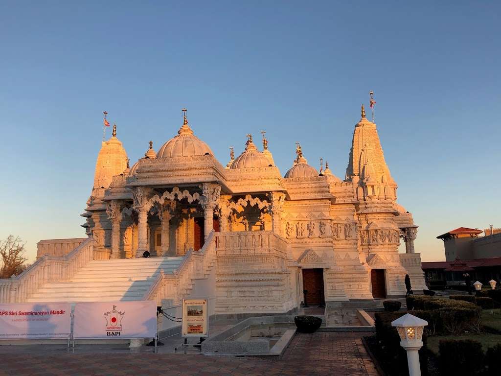 BAPS Shri Swaminarayan Mandir | 1300 Cunat Ct, Lake in the Hills, IL 60156, USA | Phone: (224) 678-7227