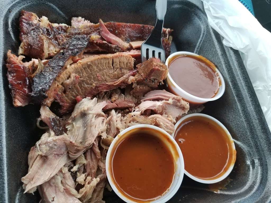 Blackburns BBQ | 169 5th St, Eagle Lake, FL 33839, USA | Phone: (863) 287-9975