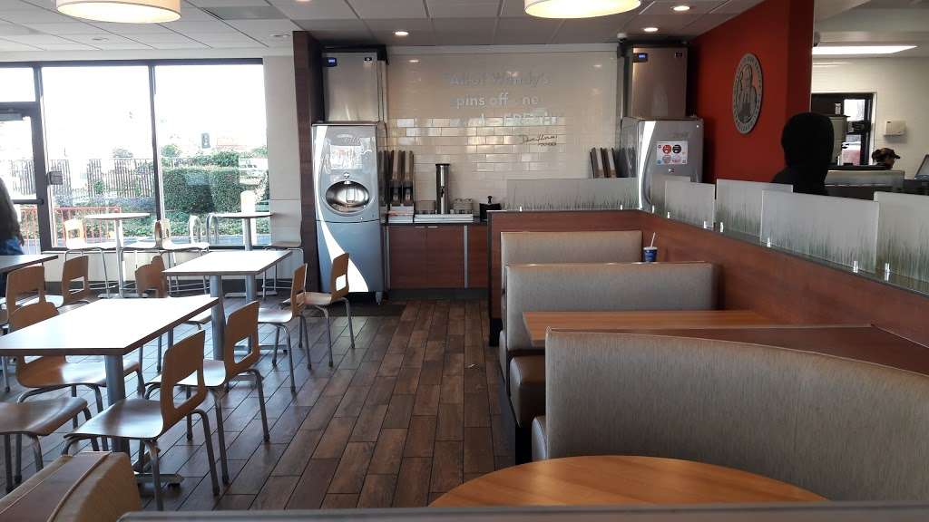 Wendys | 17435 Hesperian Blvd, San Lorenzo, CA 94580, USA | Phone: (510) 481-2481