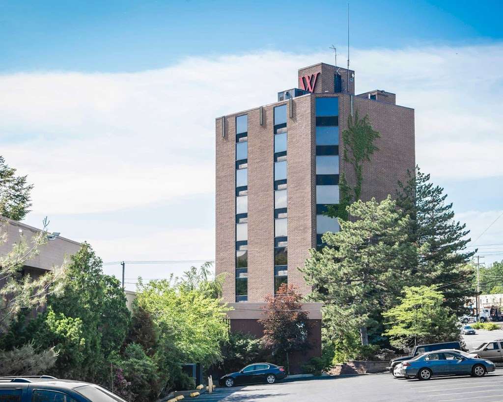 The Woodlands Inn, an Ascend Hotel Collection Member | 1073 PA-315, Wilkes-Barre, PA 18702, USA | Phone: (570) 824-9831