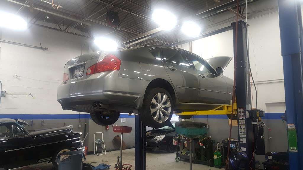 Euroworx/Everything Auto & Tire | 1500 E Algonquin Rd, Algonquin, IL 60102, USA | Phone: (866) 843-9679