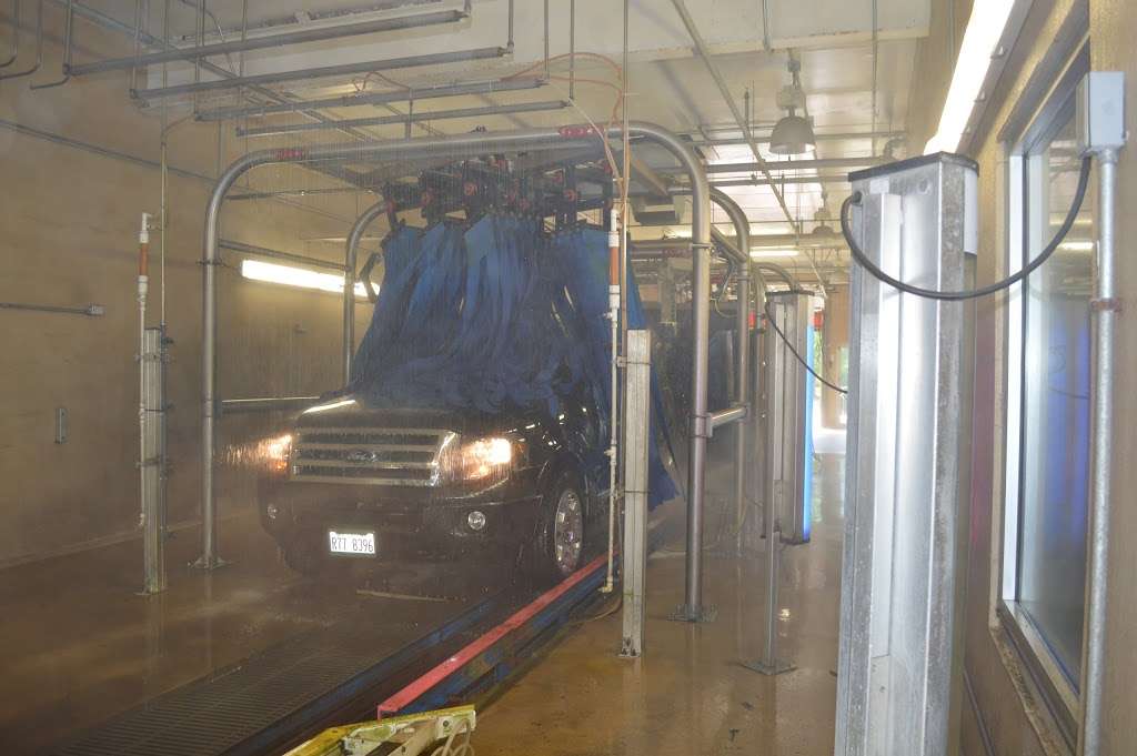 Atlas Car Wash | 741 S Midlothian Rd, Mundelein, IL 60060, USA | Phone: (847) 949-4500