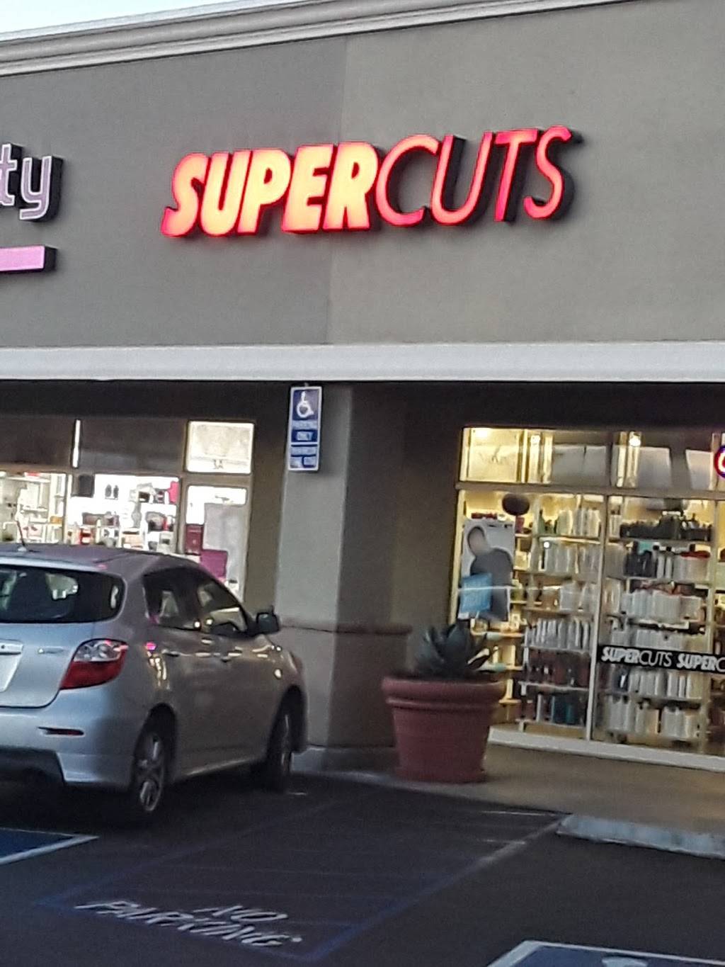 Supercuts | 270 E 17th St Ste 3B, Costa Mesa, CA 92627, USA | Phone: (949) 631-7990