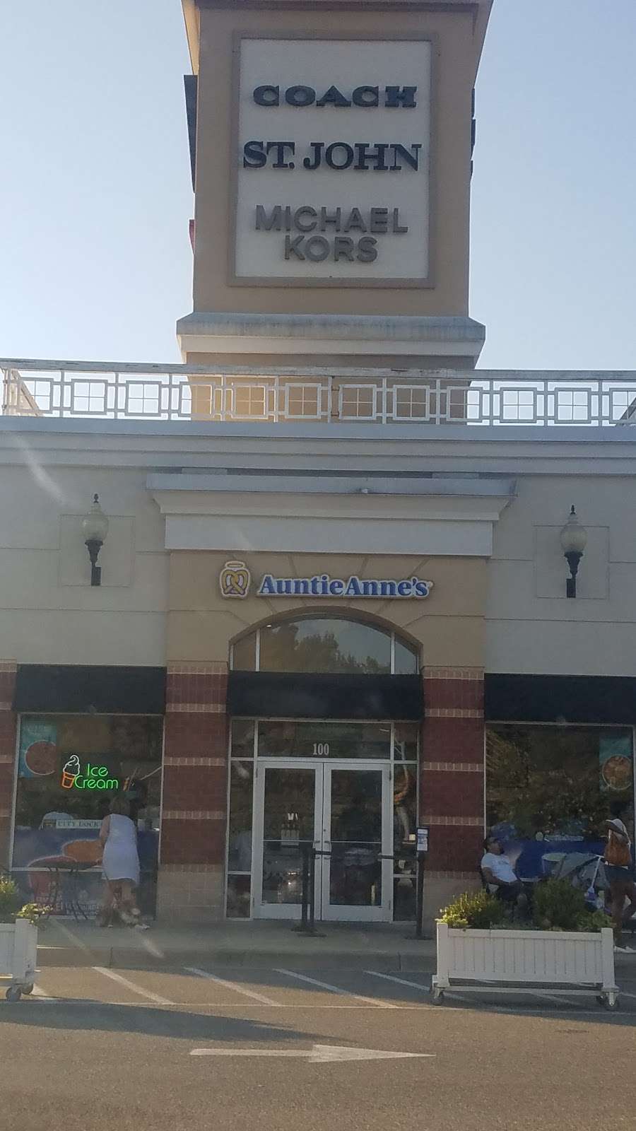 Auntie Annes | 100 Outlet Center Dr, Queenstown, MD 21658, USA | Phone: (410) 827-7717