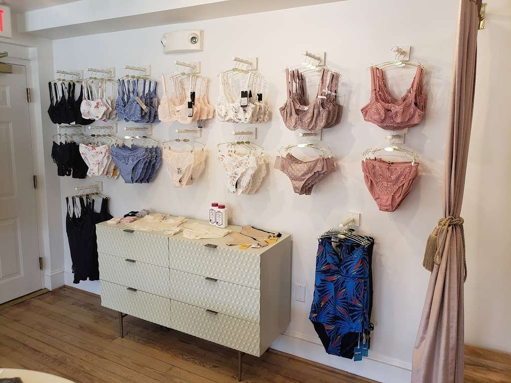 Le Boudoir - The Bra Fit Experts | 10 N Pendleton St, Middleburg, VA 20117, USA | Phone: (540) 883-3129