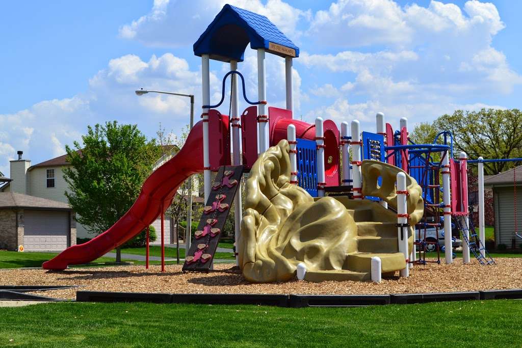 Highlands Park | 1011 Flagstaff Ln, New Lenox, IL 60451 | Phone: (815) 485-3584