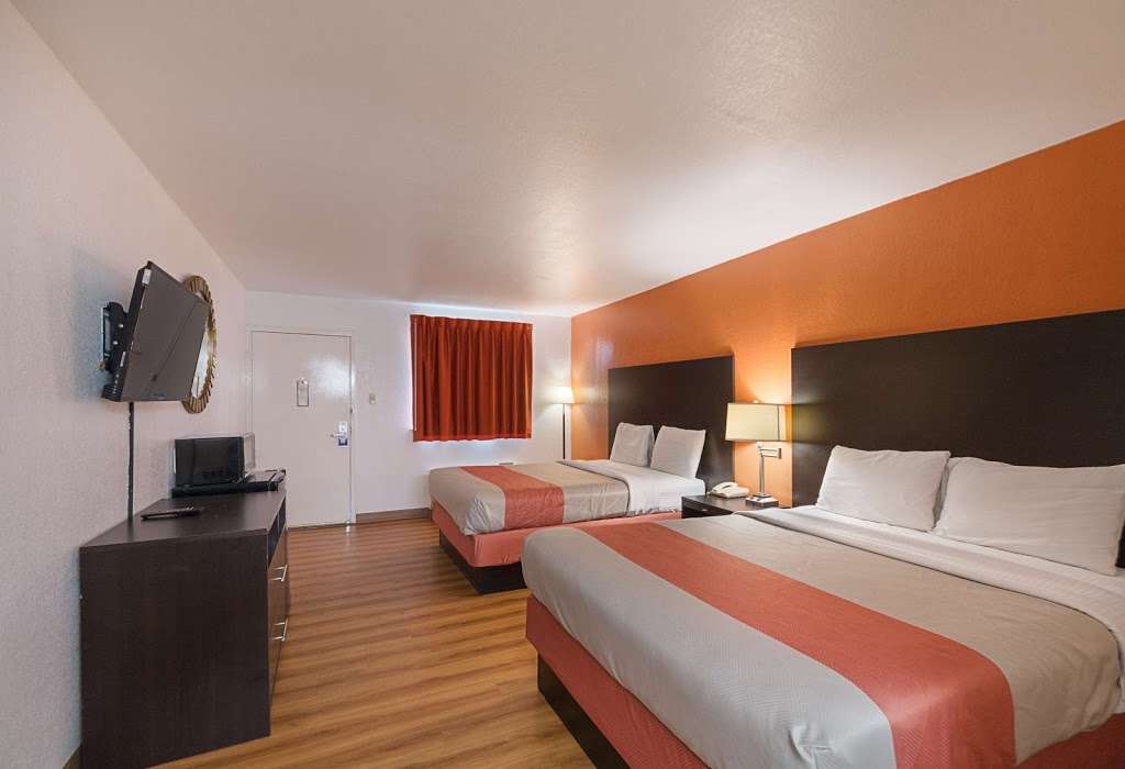 Motel 6 San Antonio I-10 West | 6015 W IH 10, San Antonio, TX 78201, USA | Phone: (210) 737-1855