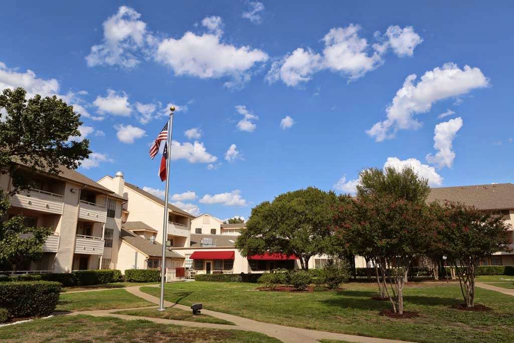 Lakeland Hills Senior Living | 3305 Dilido Rd, Dallas, TX 75228, USA | Phone: (214) 321-7300