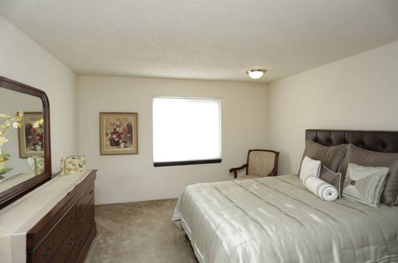 Windham Court: Wichita Apartments | 330 S Tyler Rd, Wichita, KS 67209, USA | Phone: (316) 722-6856