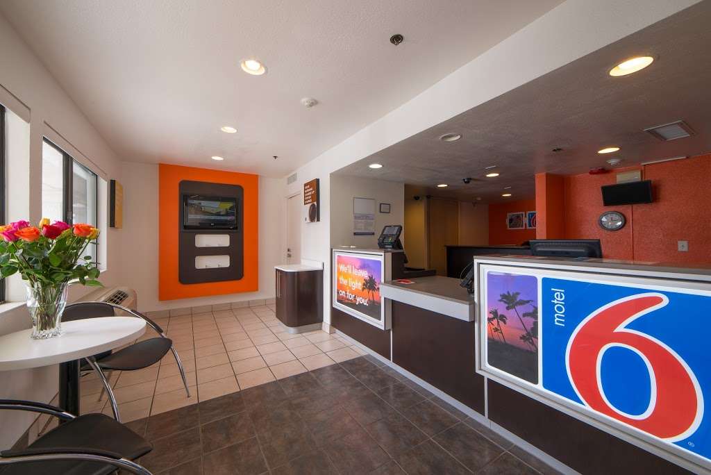 Motel 6 Carlsbad Beach | 750 Raintree Dr, Carlsbad, CA 92011, USA | Phone: (760) 431-0745