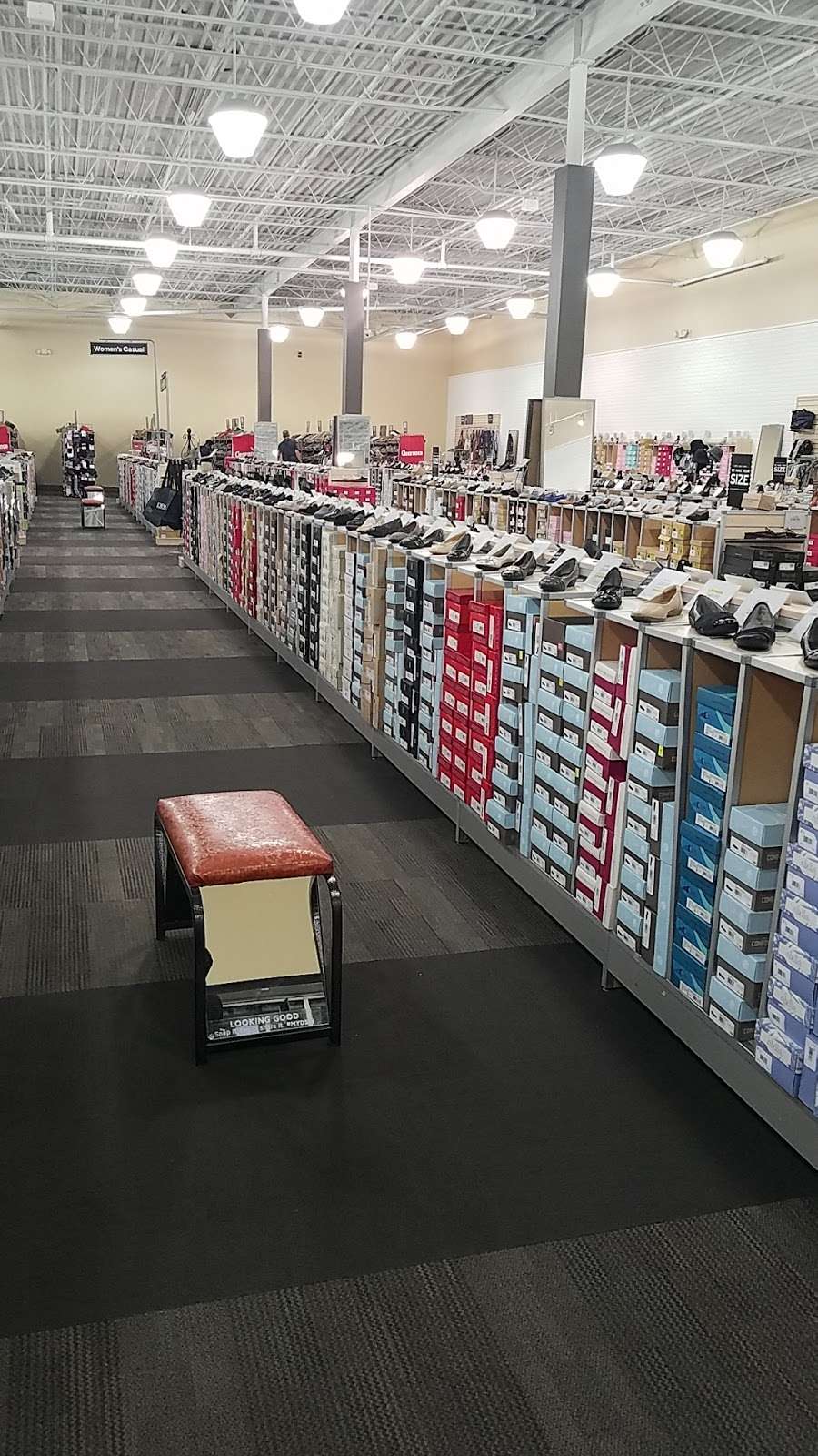 dsw montgomery mall