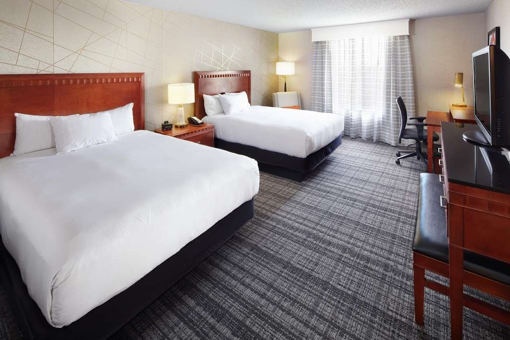 DoubleTree by Hilton Hotel Dallas Near the Galleria | 4099 Valley View Ln, Dallas, TX 75244, USA | Phone: (972) 385-9000