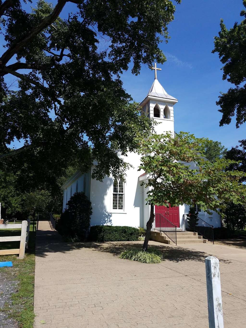 Sacred Heart Chapel | 6430 Token Forest Dr, Manassas, VA 20112, USA | Phone: (703) 590-0030