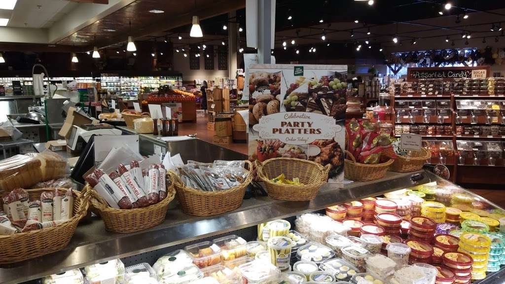 The Fresh Market | 3060 Center Valley Pkwy, Center Valley, PA 18034, USA | Phone: (610) 798-7474