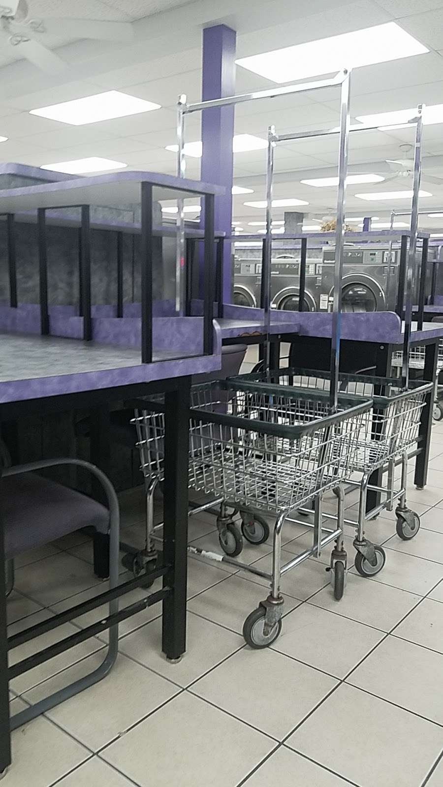 Leisure TIme Laundromat | 414 N Ardmore Ave, Villa Park, IL 60181, USA | Phone: (630) 333-9726