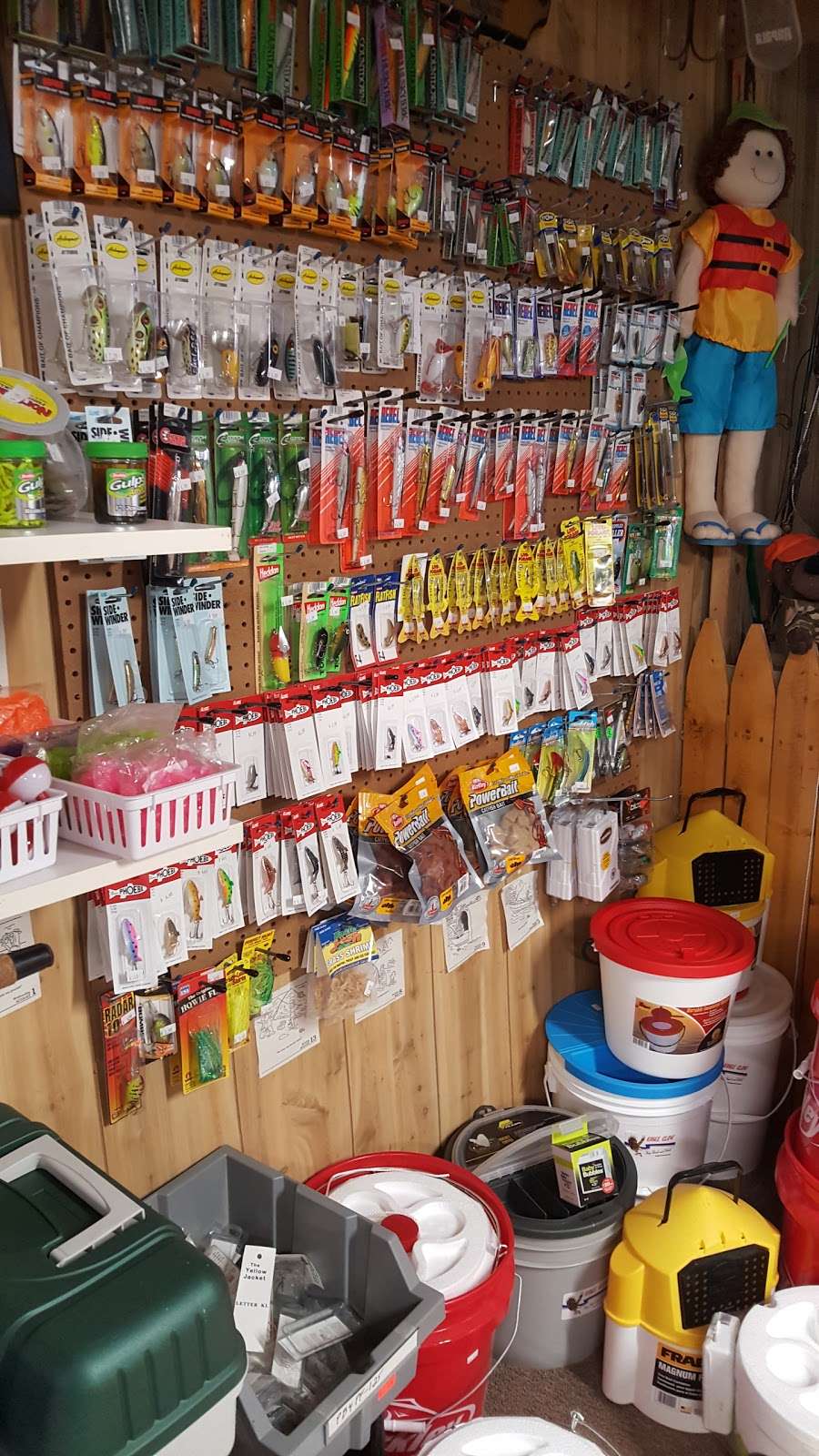 Kaseys Cast-A-Ways 24hr Bait and Tackle Shop and fun farm | 102 Schoolhouse Rd, Port Jervis, NY 12771, USA | Phone: (845) 858-2001