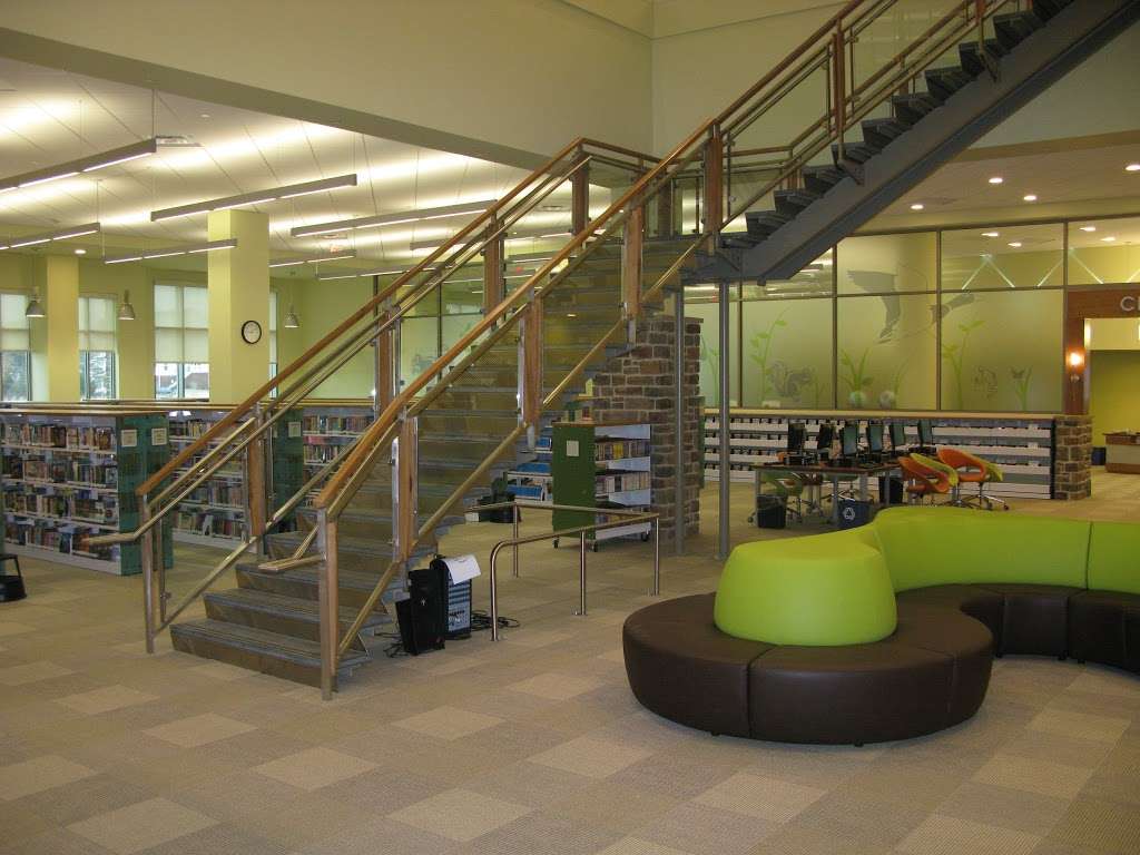 Gum Spring Library | 24600 Millstream Dr, Stone Ridge, VA 20105, USA | Phone: (571) 258-3838