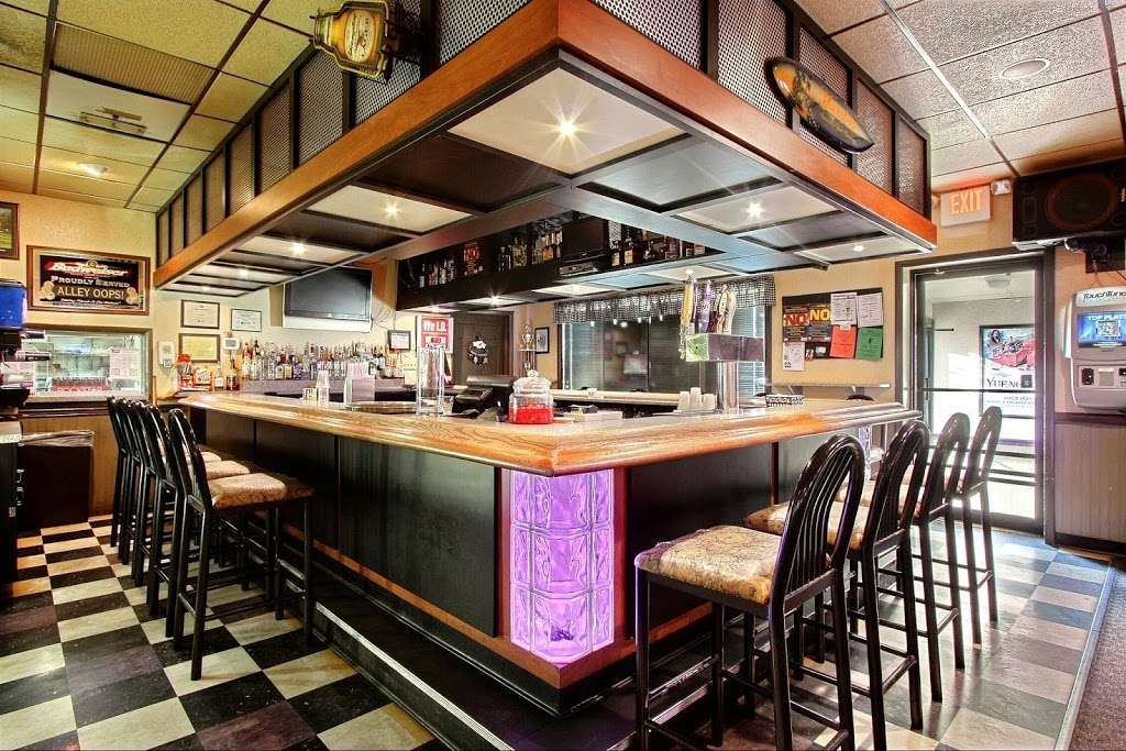 Suburban Bowlerama | 1945 S Queen St, York, PA 17403, USA | Phone: (717) 848-1632