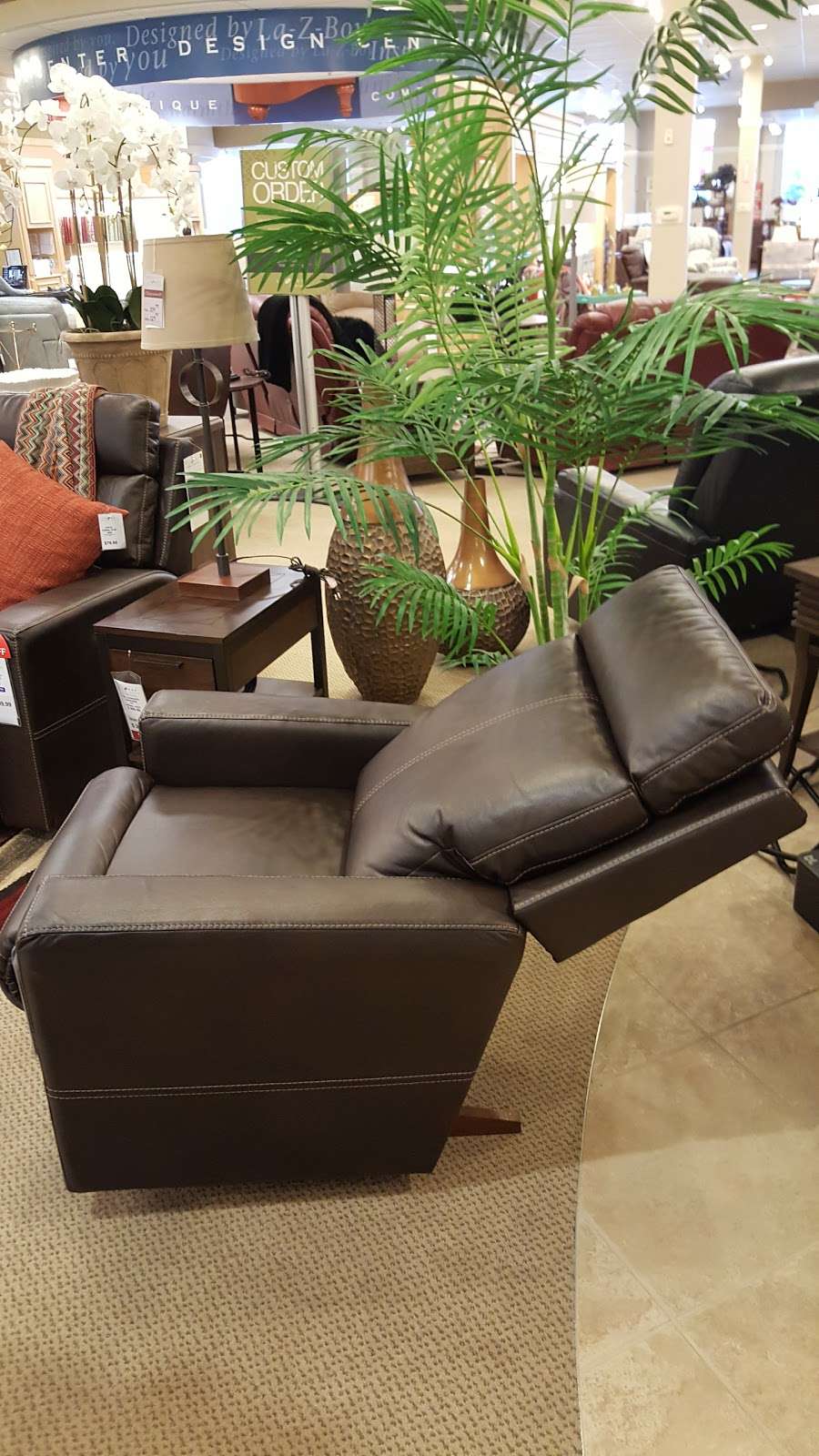 La-Z-Boy Furniture Galleries | 935 S Rand Rd, Lake Zurich, IL 60047, USA | Phone: (847) 540-0202