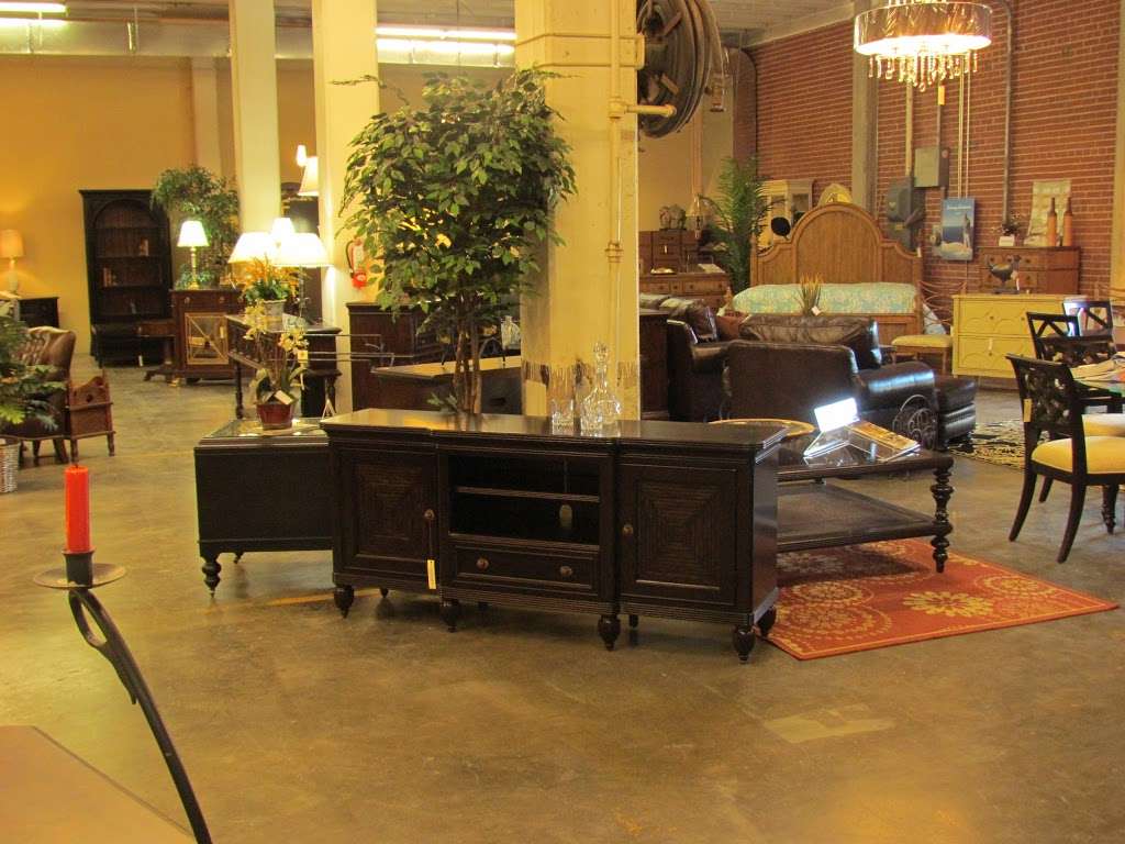 Carolina Rustica Furniture | 325 McGill Ave NW #175, Concord, NC 28027 | Phone: (800) 205-7819