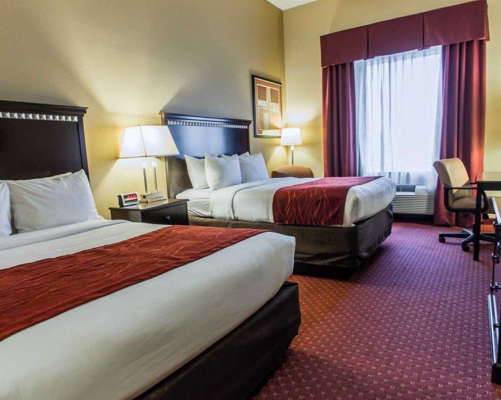 Comfort Inn & Suites Maingate South | 4095 Hotel Dr, Davenport, FL 33897 | Phone: (863) 353-4510