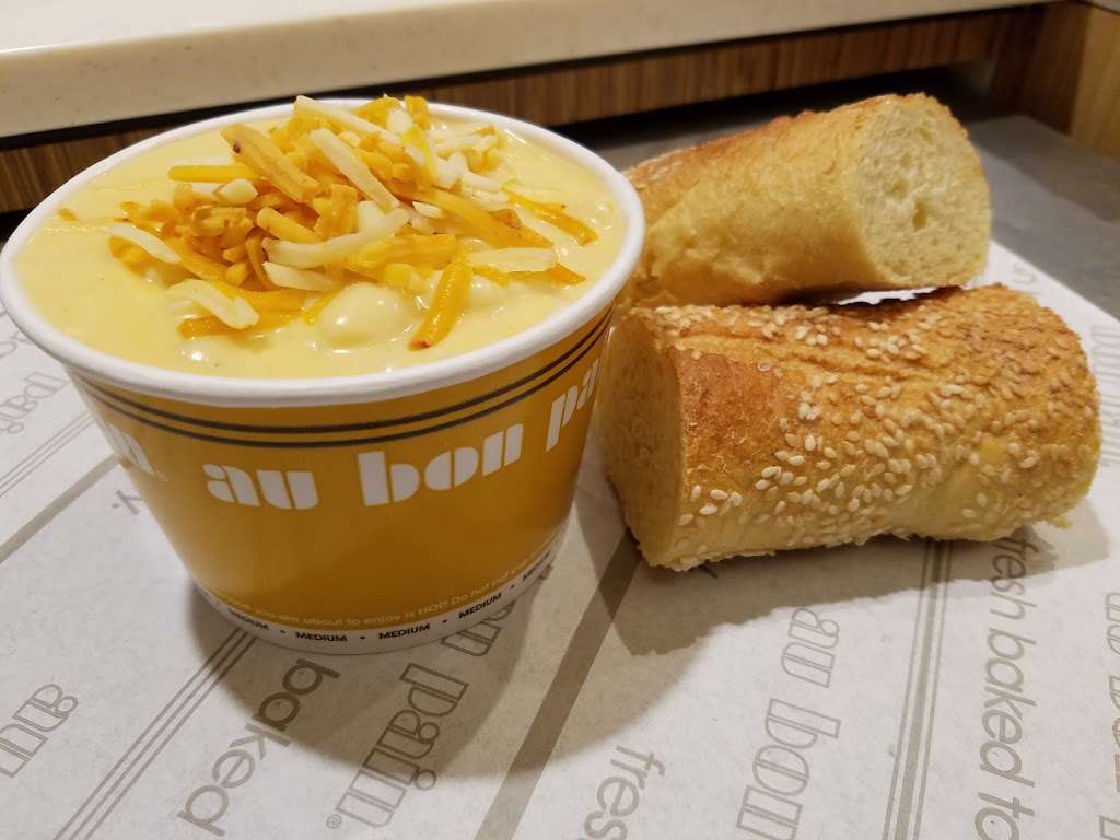 Au Bon Pain | 1 Saarinen Circle, Sterling, VA 20166, USA | Phone: (703) 996-0160