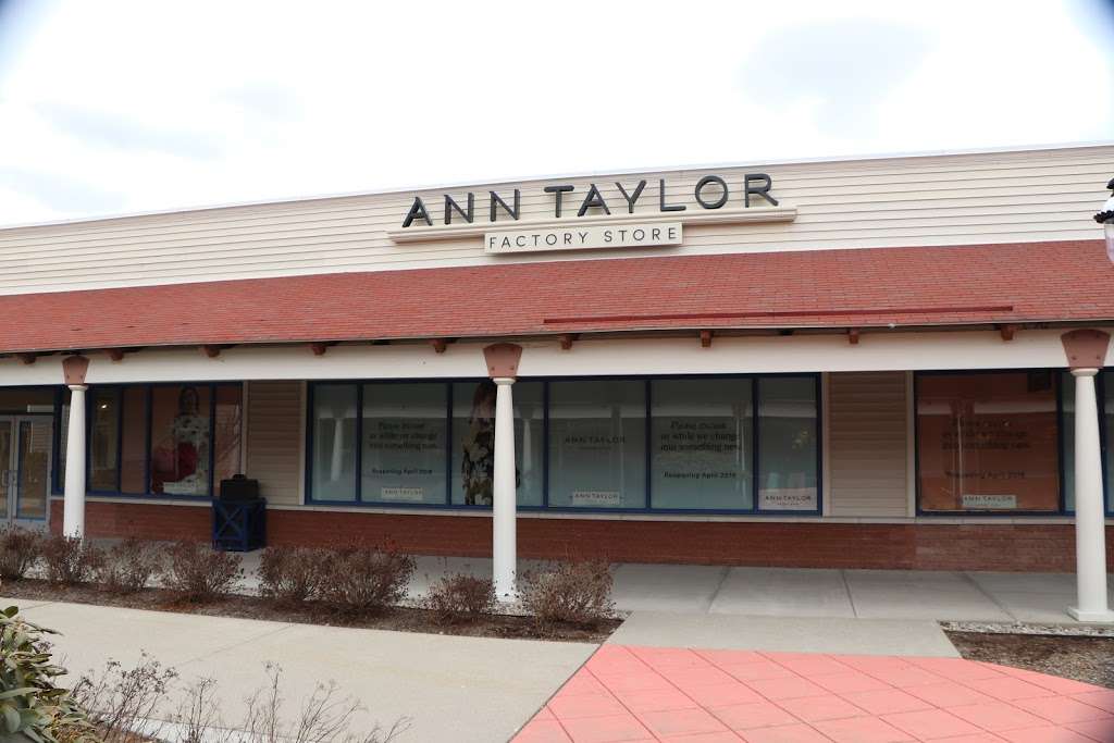 Ann Taylor Factory Store | 1 Outlet Blvd #339, Wrentham, MA 02093, USA | Phone: (508) 384-2087