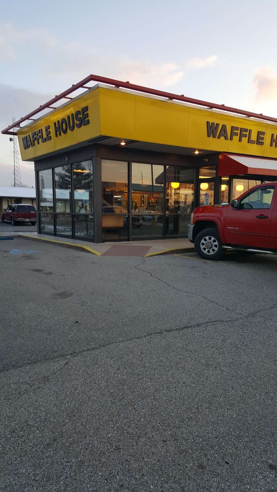 Waffle House | 4937 Knights Way, Indianapolis, IN 46217, USA | Phone: (317) 788-1523