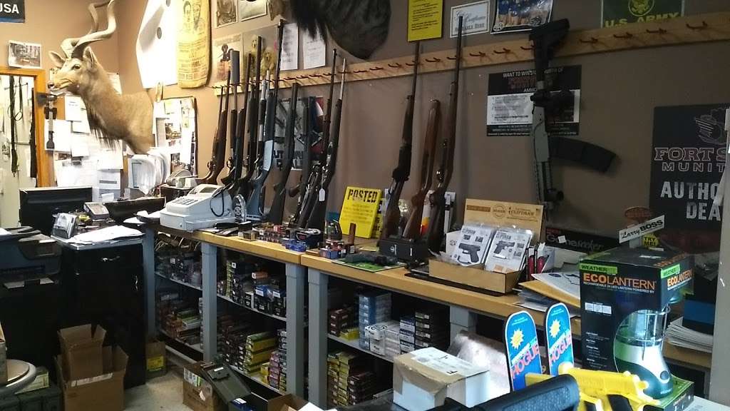 Meriden Gun Shop | 7272 KS-4, Meriden, KS 66512 | Phone: (785) 484-3006